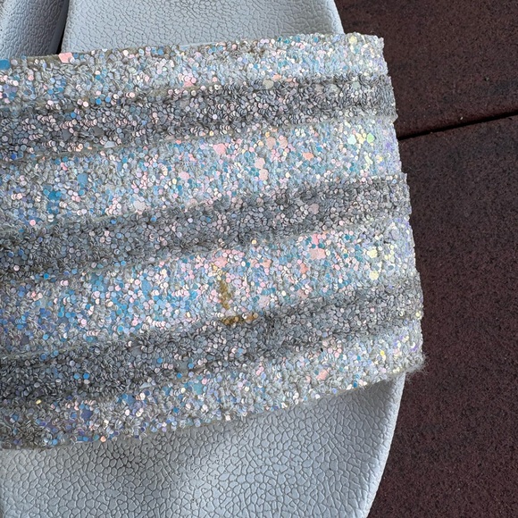 ADIDAS "Adilette" White Glittery Stripe Slip On Slide Sandal - Picture 4 of 5
